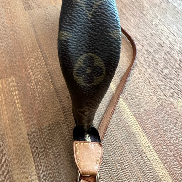 Vintage Louis Vuitton Pochette - Picture 13 of 14